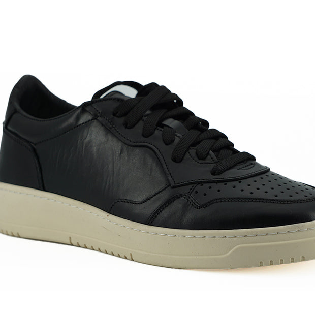 Elegant Black Leather Sneakers - Unisex Style