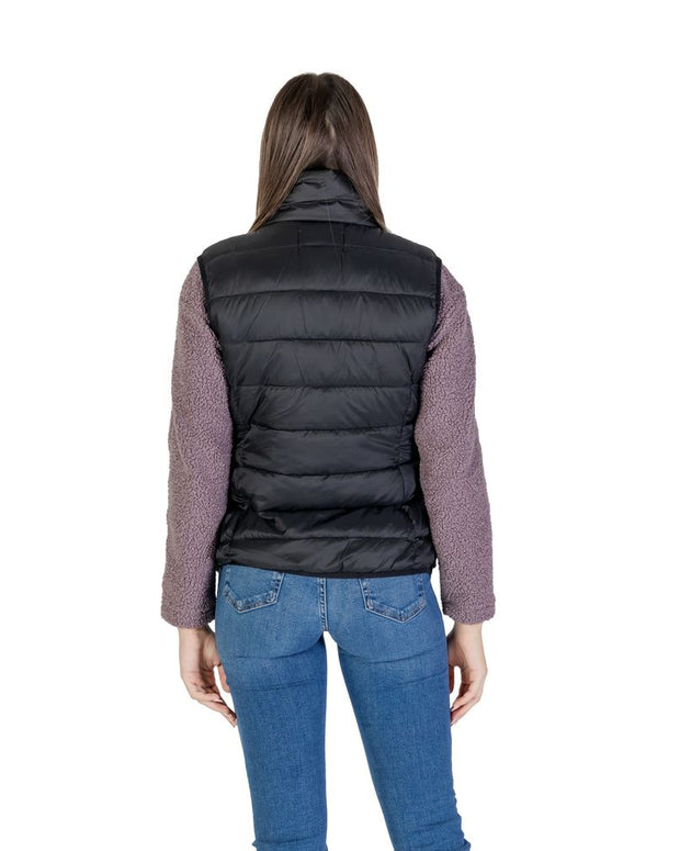 Black Nylon Sleveless Jacket