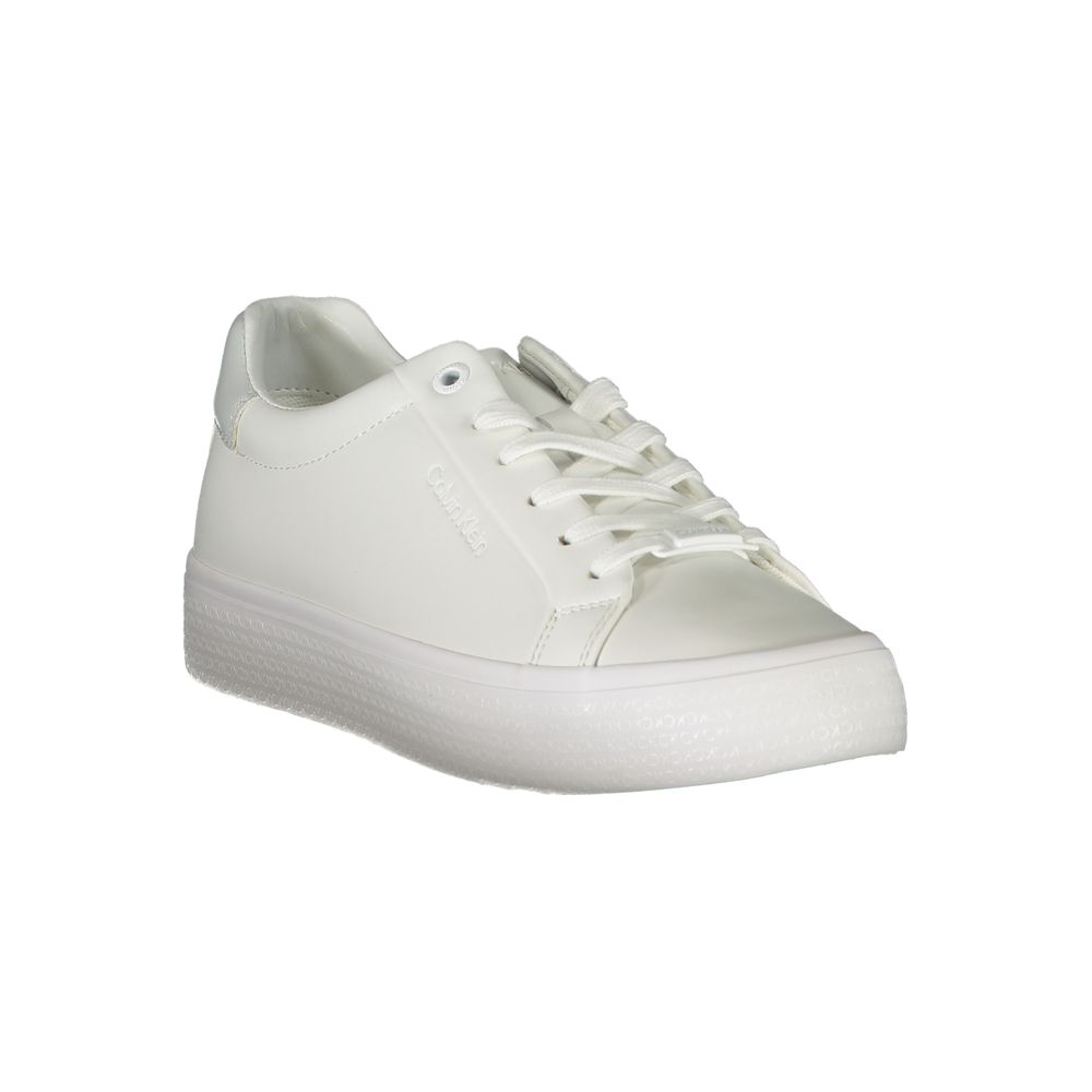 Elegant White Sneakers with Contrast Detailing