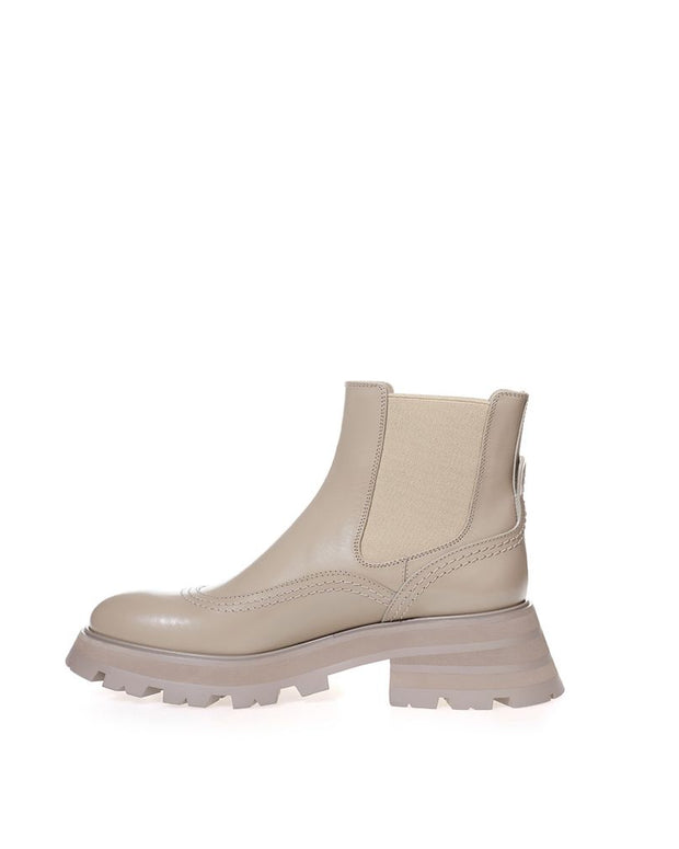 Chic Gray Leather Boots for Elegant Steps