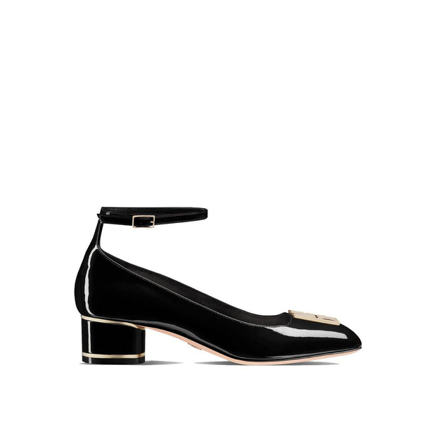 Miss  Pumps